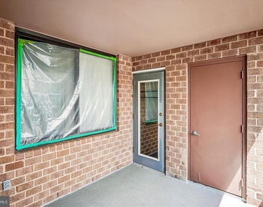 10101 Grosvenor Place - Photo Thumbnail 13