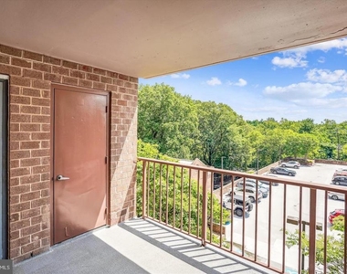 10101 Grosvenor Place - Photo Thumbnail 15
