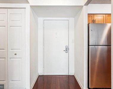 10101 Grosvenor Place - Photo Thumbnail 2