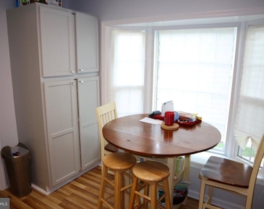 10951 Amherst Avenue - Photo Thumbnail 6