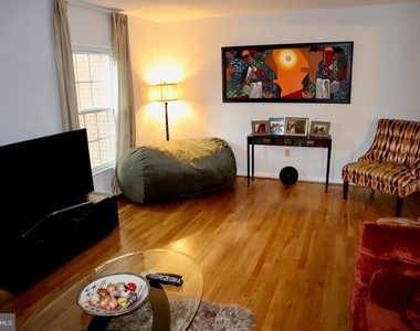 10951 Amherst Avenue - Photo Thumbnail 9