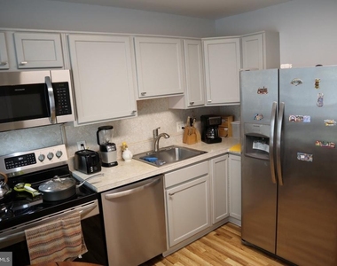 10951 Amherst Avenue - Photo Thumbnail 4