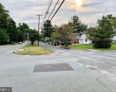 6414 Wilson Lane - Photo Thumbnail 31