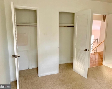 6414 Wilson Lane - Photo Thumbnail 12