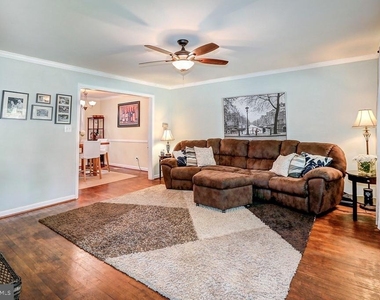 12217 Hunters Lane - Photo Thumbnail 1
