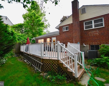 12217 Hunters Lane - Photo Thumbnail 15