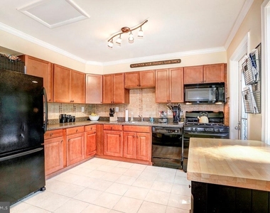 12217 Hunters Lane - Photo Thumbnail 6