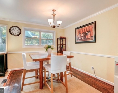 12217 Hunters Lane - Photo Thumbnail 4