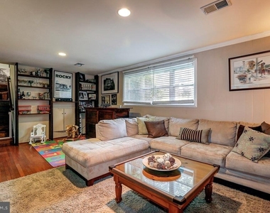 12217 Hunters Lane - Photo Thumbnail 12