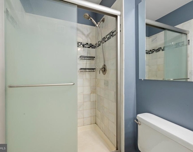 2401 Normandy Square Place - Photo Thumbnail 23