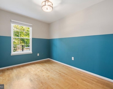 2401 Normandy Square Place - Photo Thumbnail 24