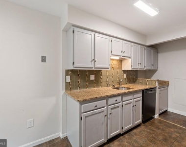 2401 Normandy Square Place - Photo Thumbnail 17