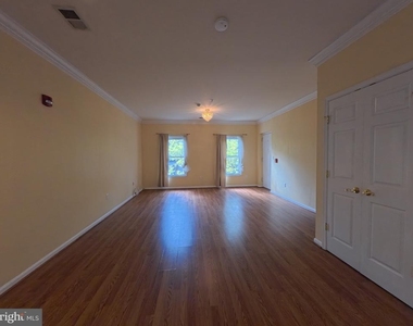 236 Main Street - Photo Thumbnail 4