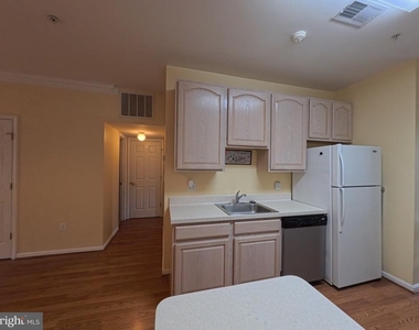 236 Main Street - Photo Thumbnail 9