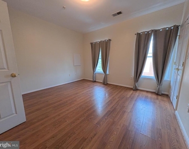 236 Main Street - Photo Thumbnail 10