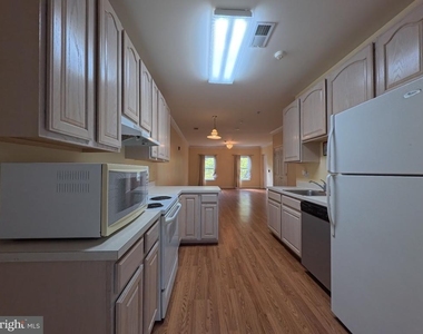 236 Main Street - Photo Thumbnail 8