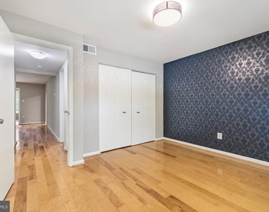 2401 Normandy Square Place - Photo Thumbnail 27