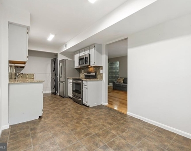 2401 Normandy Square Place - Photo Thumbnail 14