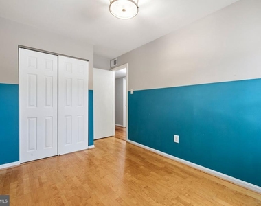 2401 Normandy Square Place - Photo Thumbnail 24