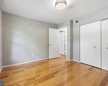 2401 Normandy Square Place - Photo Thumbnail 28