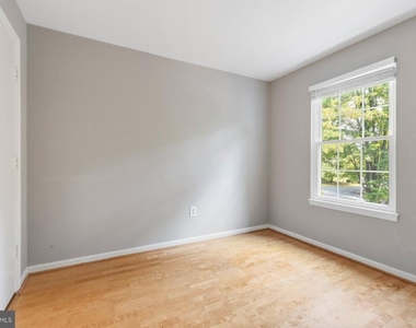 2401 Normandy Square Place - Photo Thumbnail 10