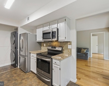 2401 Normandy Square Place - Photo Thumbnail 15