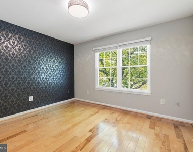 2401 Normandy Square Place - Photo Thumbnail 26