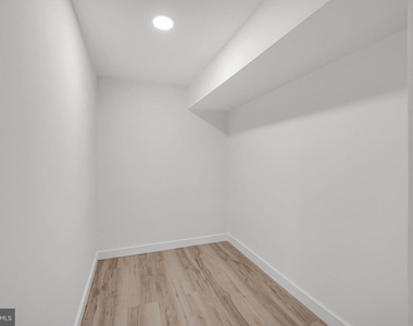 710 Silver Spring Avenue - Photo Thumbnail 28