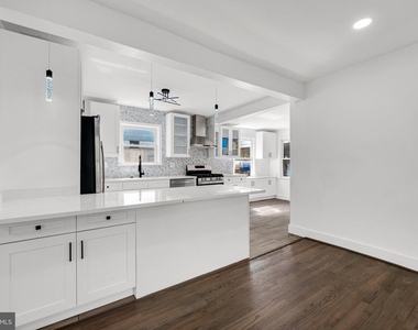 710 Silver Spring Avenue - Photo Thumbnail 3