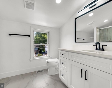 710 Silver Spring Avenue - Photo Thumbnail 13