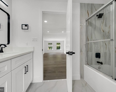 710 Silver Spring Avenue - Photo Thumbnail 14