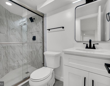 710 Silver Spring Avenue - Photo Thumbnail 16