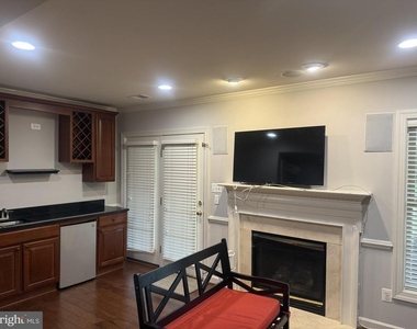 3008 Hollow Crest Place - Photo Thumbnail 13