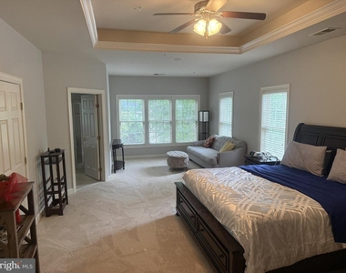 3008 Hollow Crest Place - Photo Thumbnail 4