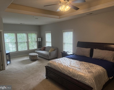 3008 Hollow Crest Place - Photo Thumbnail 5