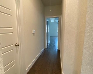 7409 Merrick Ln - Photo Thumbnail 19