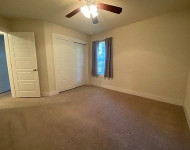 7409 Merrick Ln - Photo Thumbnail 11