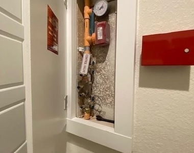 7409 Merrick Ln - Photo Thumbnail 18