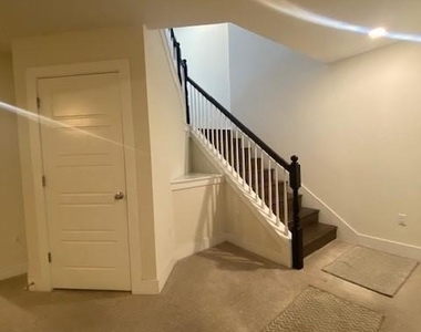 7409 Merrick Ln - Photo Thumbnail 14