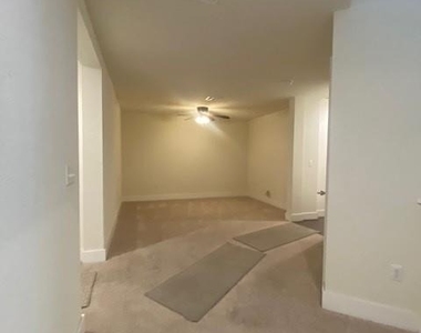 7409 Merrick Ln - Photo Thumbnail 16