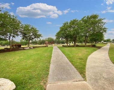 701 Sampson St - Photo Thumbnail 32