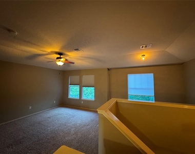 701 Sampson St - Photo Thumbnail 13