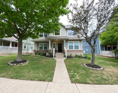 701 Sampson St - Photo Thumbnail 1
