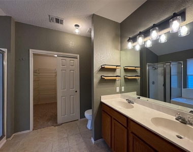 701 Sampson St - Photo Thumbnail 22