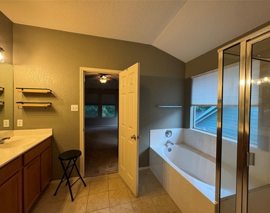 701 Sampson St - Photo Thumbnail 21