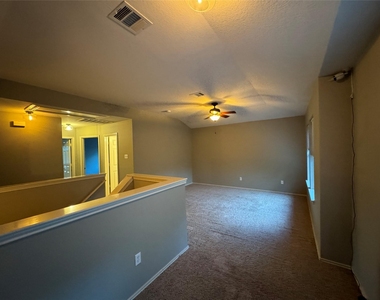701 Sampson St - Photo Thumbnail 11