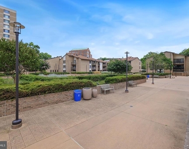 114 Monroe Street - Photo Thumbnail 16