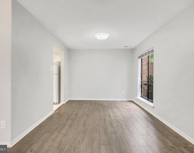 114 Monroe Street - Photo Thumbnail 4