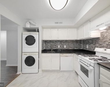 114 Monroe Street - Photo Thumbnail 6