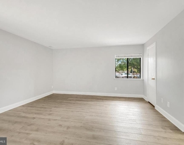 114 Monroe Street - Photo Thumbnail 9